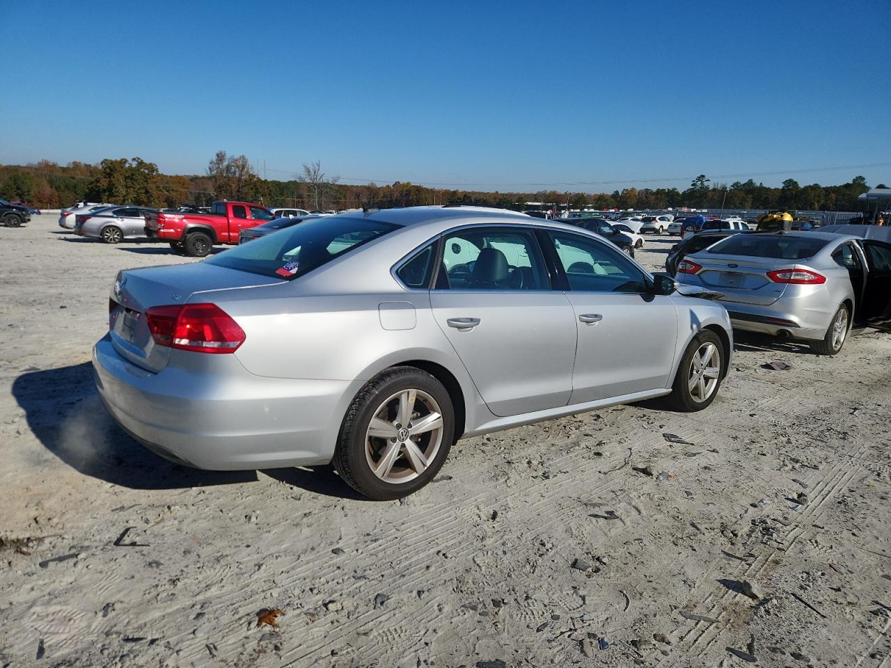 2012 VOLKSWAGEN Passat