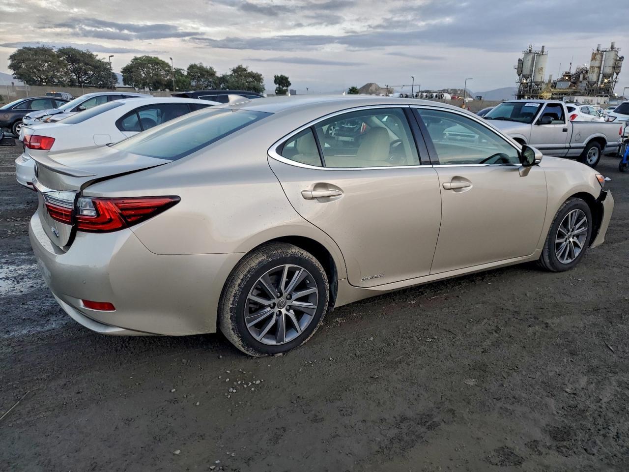 2017 LEXUS ES 300H