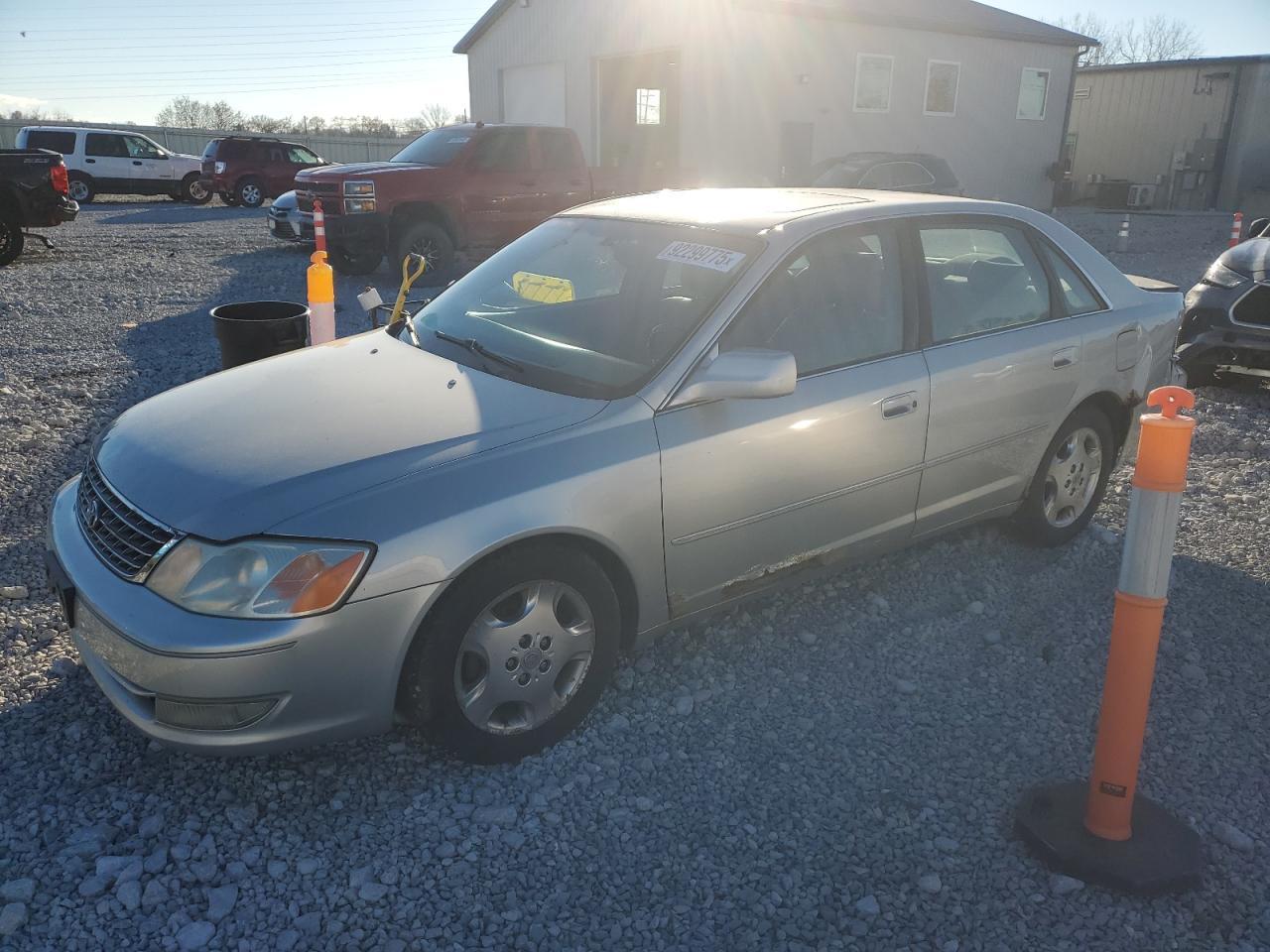 2003 TOYOTA Avalon