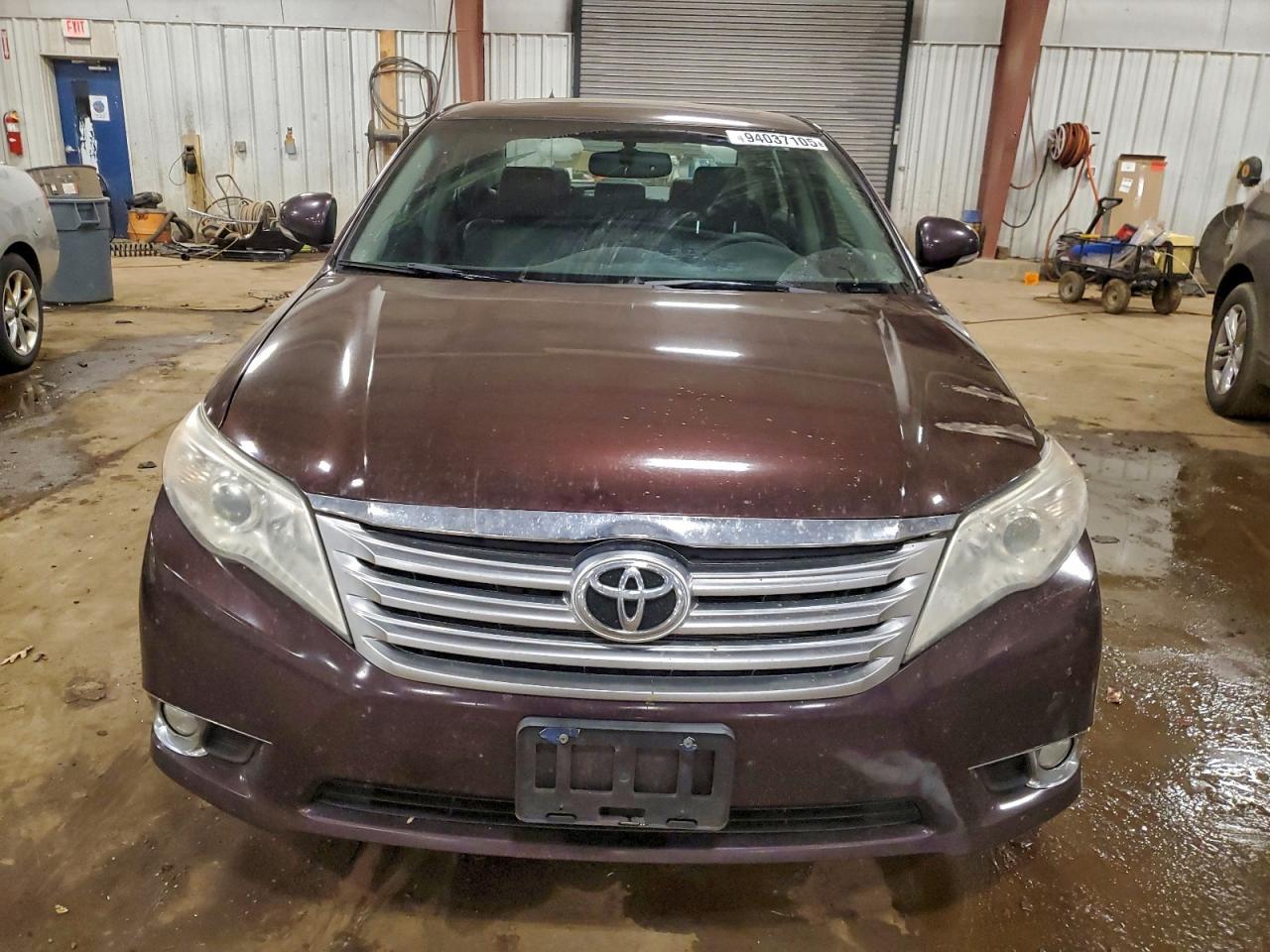2012 TOYOTA Avalon
