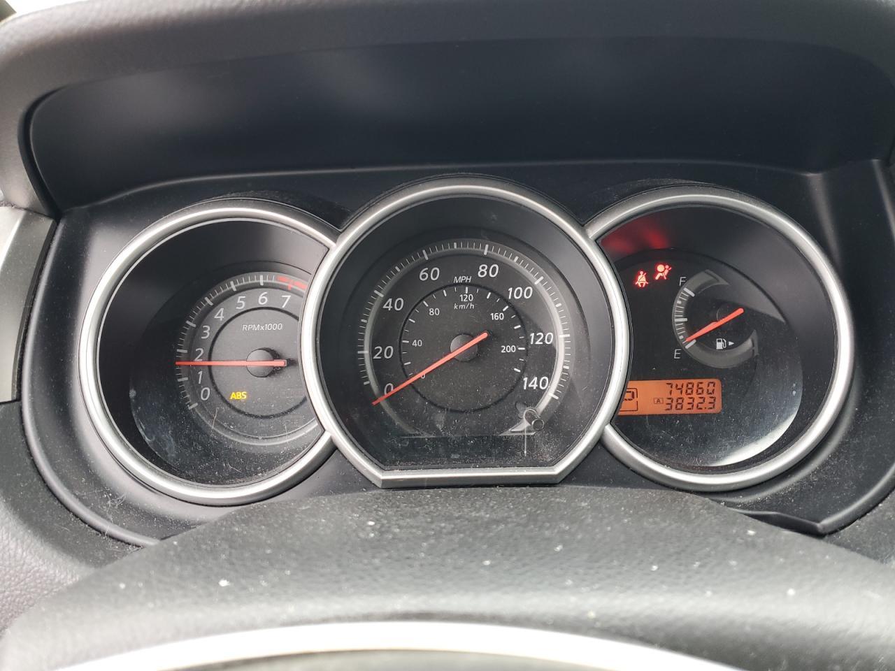 2011 NISSAN VERSA