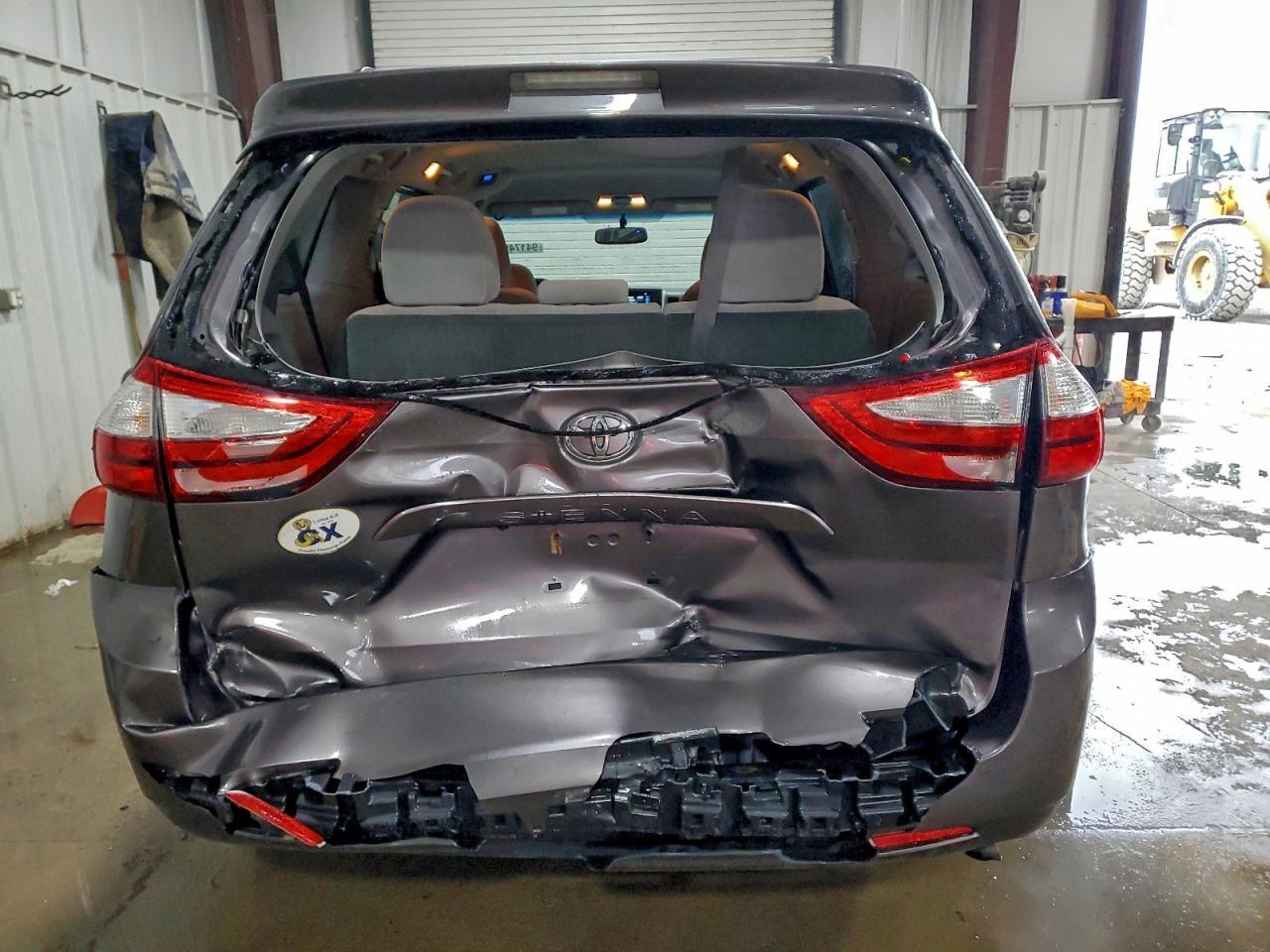 2015 TOYOTA SIENNA