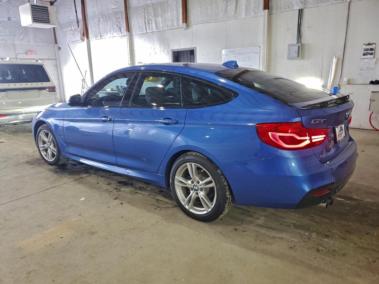 2018 BMW 3 SERIES