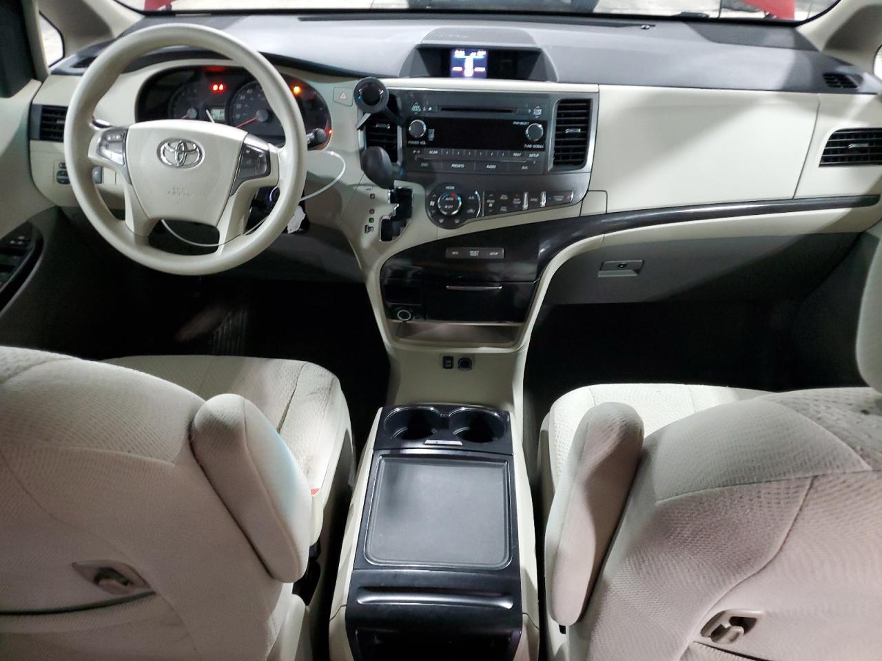 2013 TOYOTA SIENNA