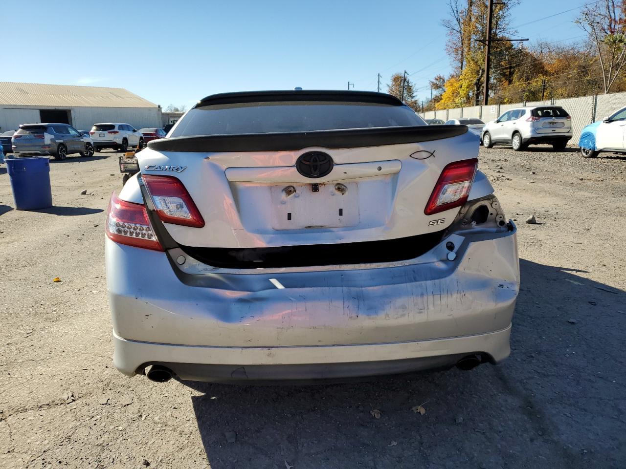 2011 TOYOTA CAMRY