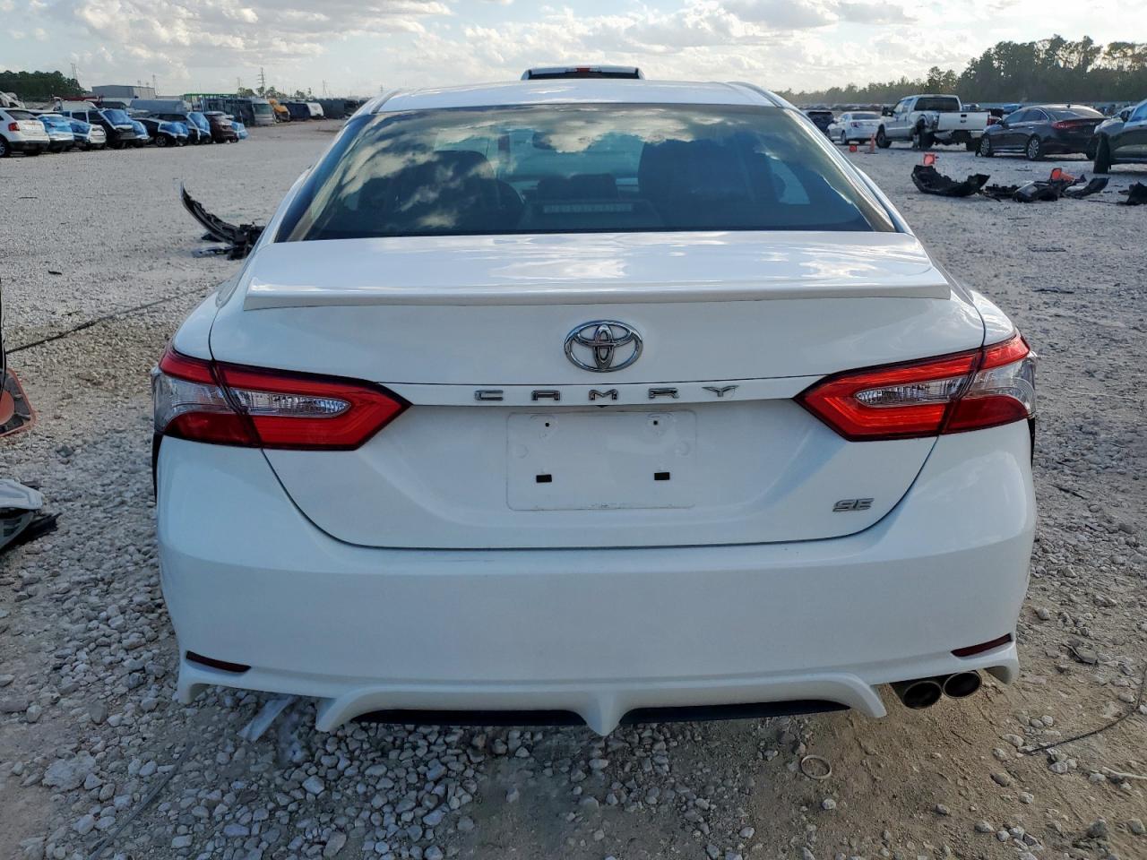 2018 TOYOTA CAMRY