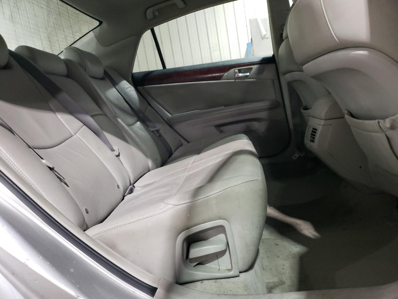 2011 TOYOTA Avalon