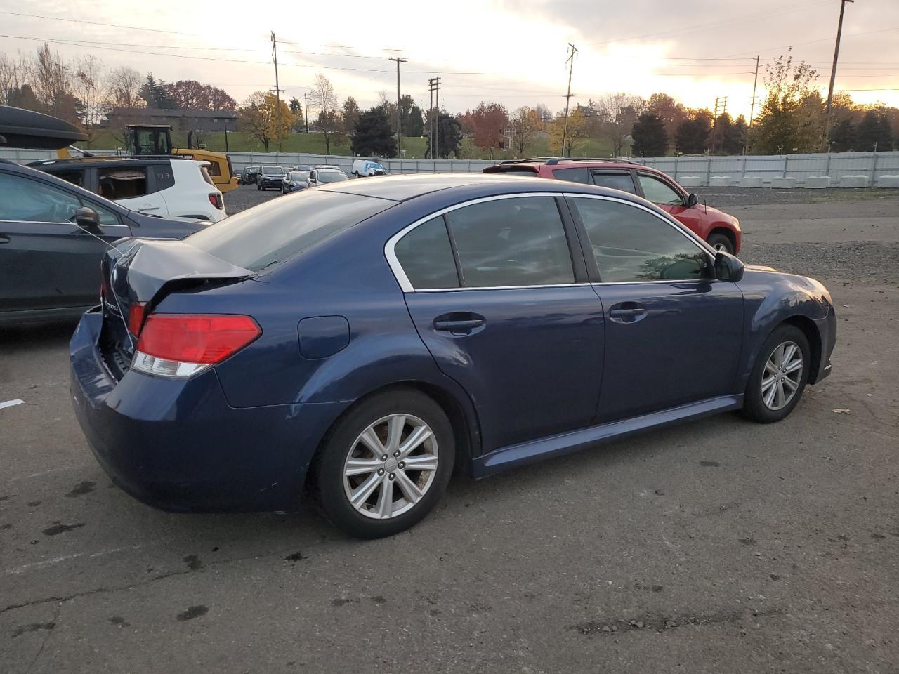 2011 SUBARU Legacy