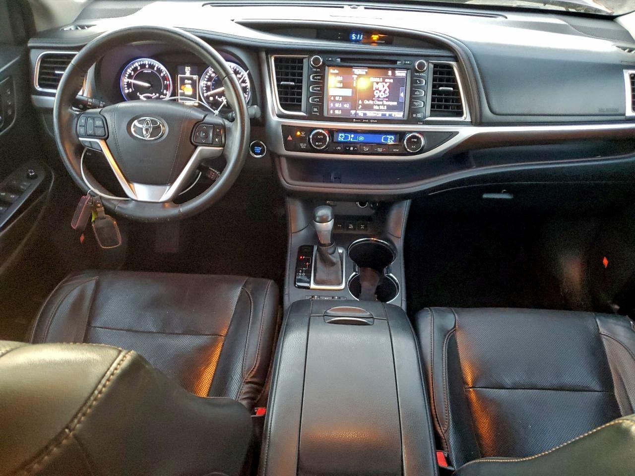 2016 TOYOTA HIGHLANDER
