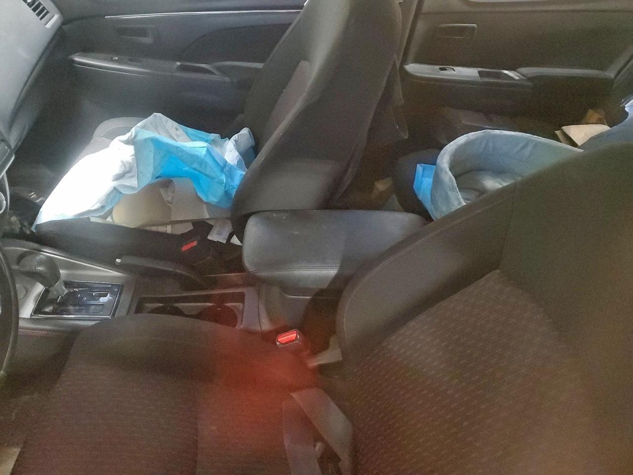 2019 MITSUBISHI RVR