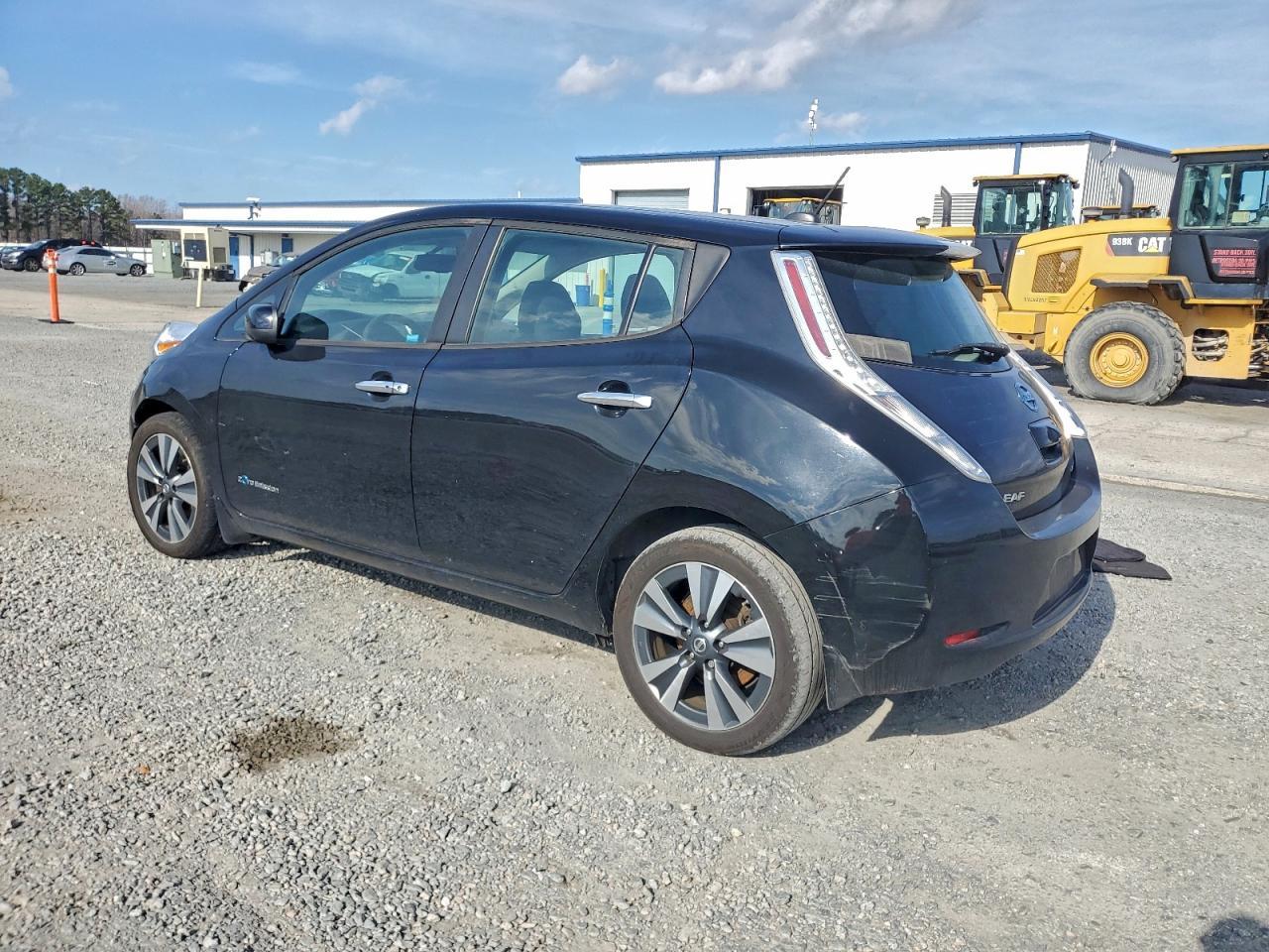 2016 NISSAN LEAF