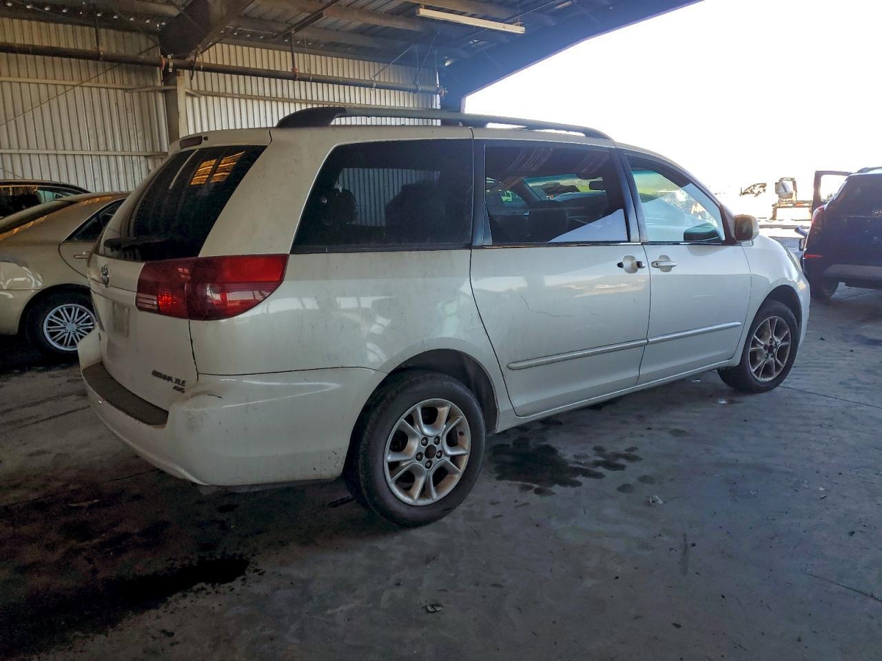 2005 TOYOTA SIENNA