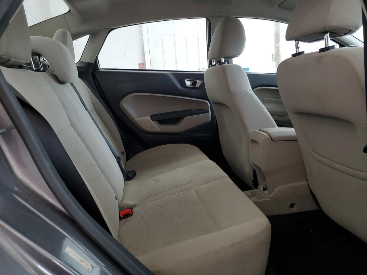 2014 FORD Fiesta