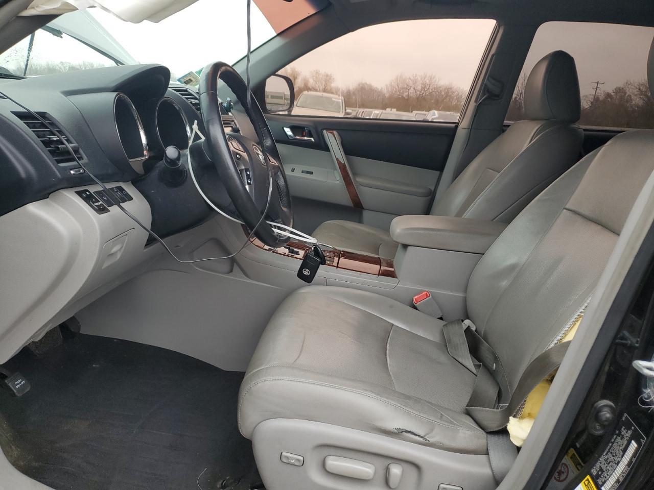2013 TOYOTA HIGHLANDER
