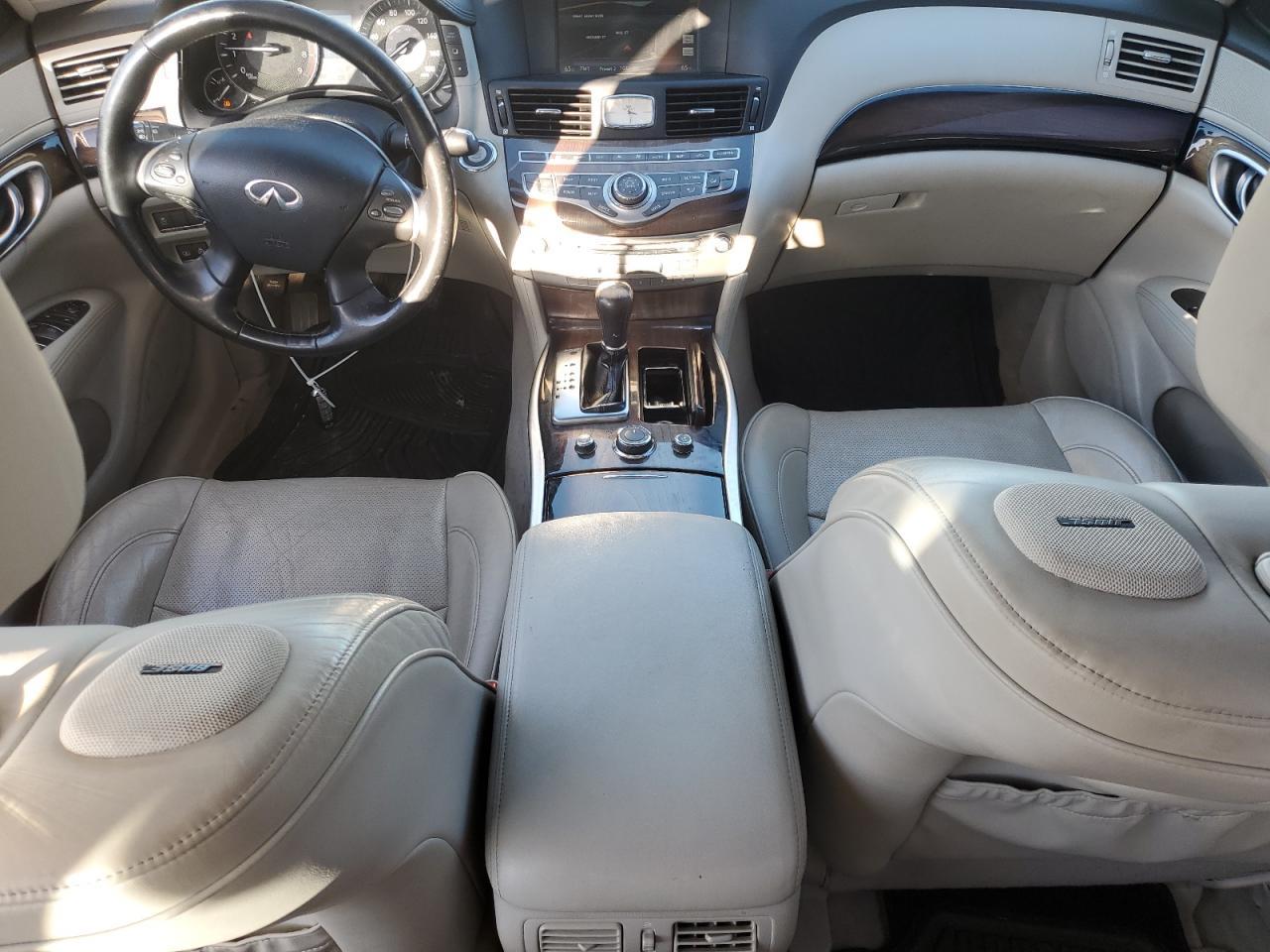 2011 INFINITI M37