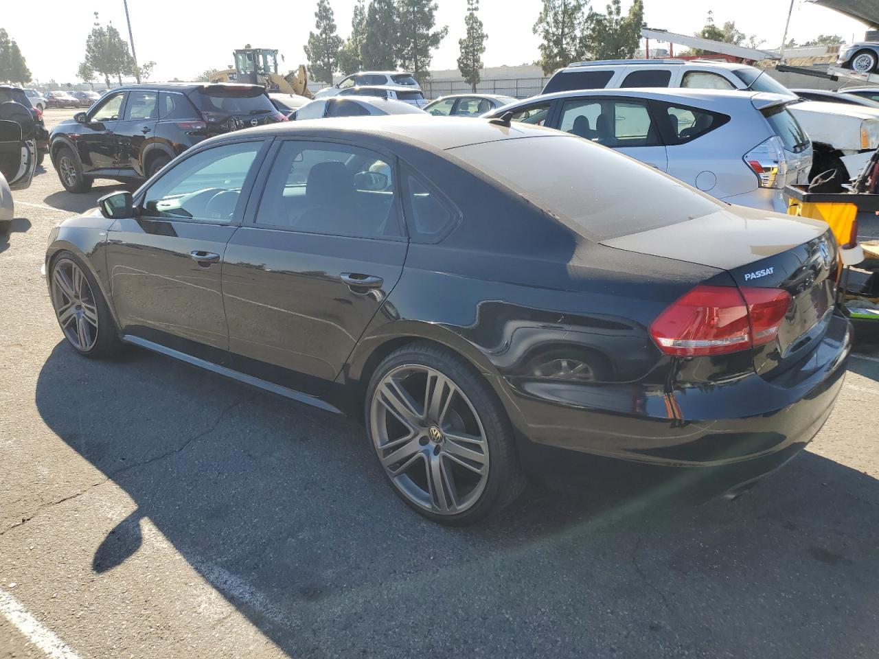 2015 VOLKSWAGEN Passat