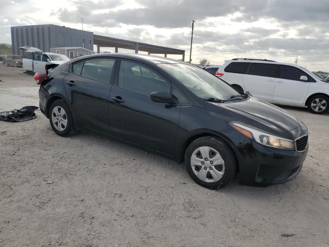 2017 KIA FORTE