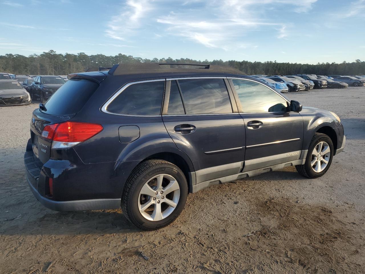 2013 SUBARU Outback
