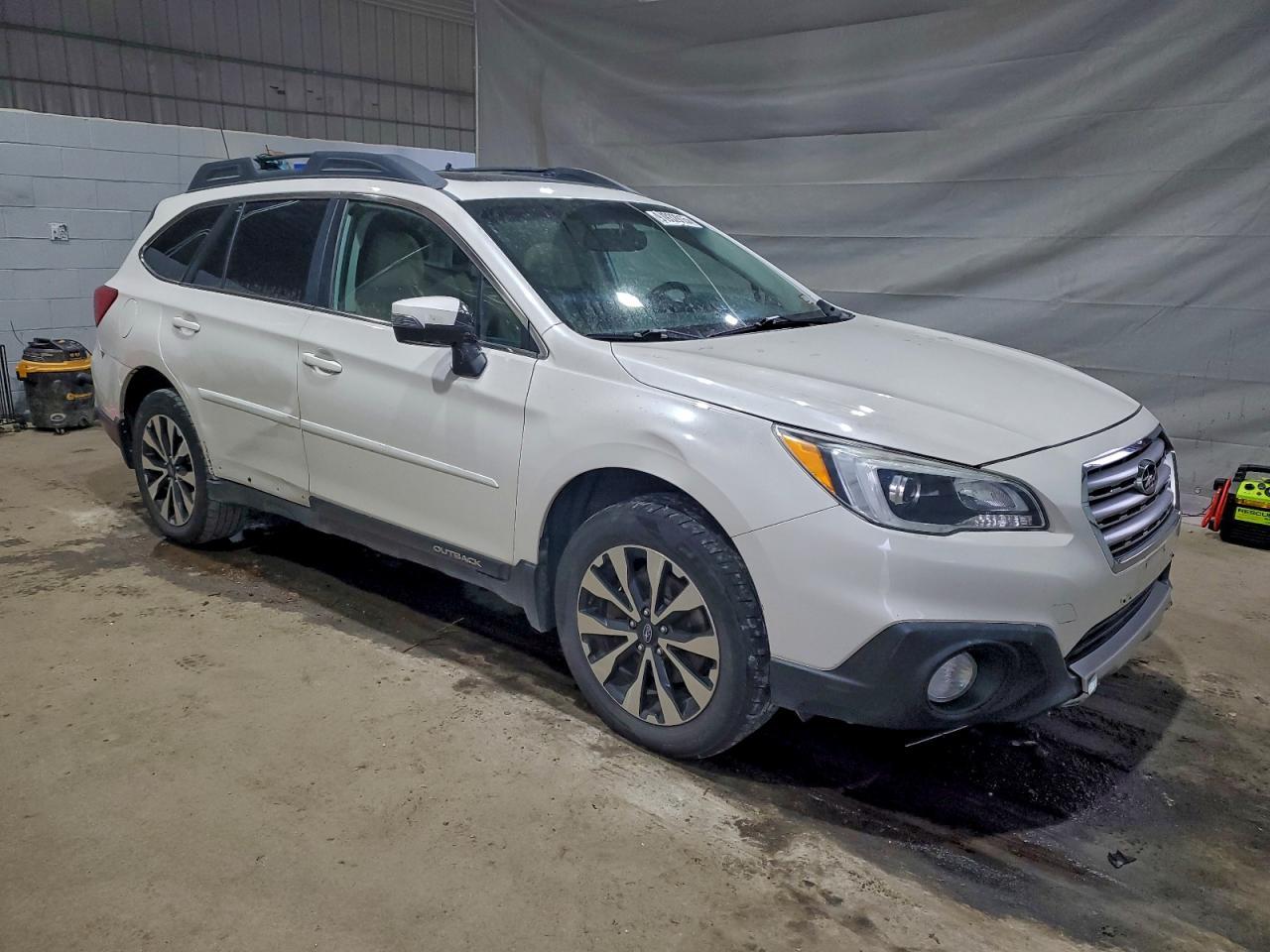 2015 SUBARU Outback