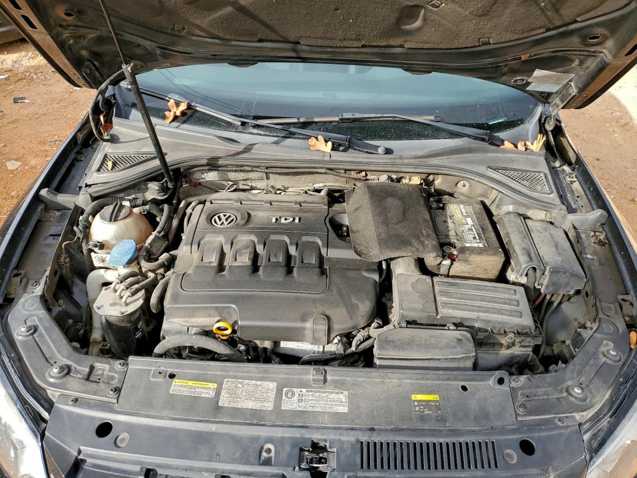 2015 VOLKSWAGEN Passat