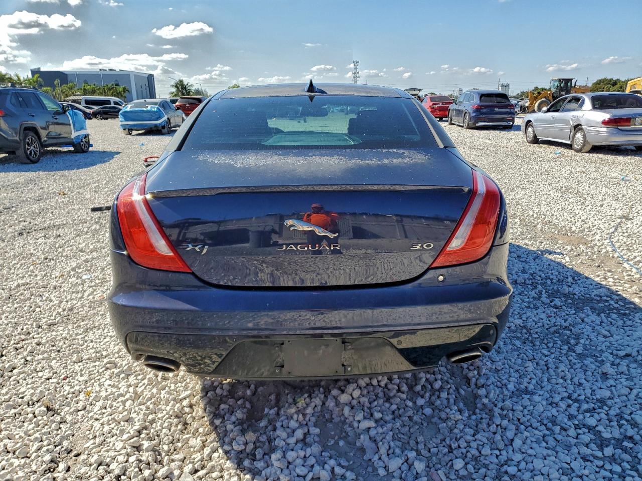 2016 JAGUAR Xj-Series