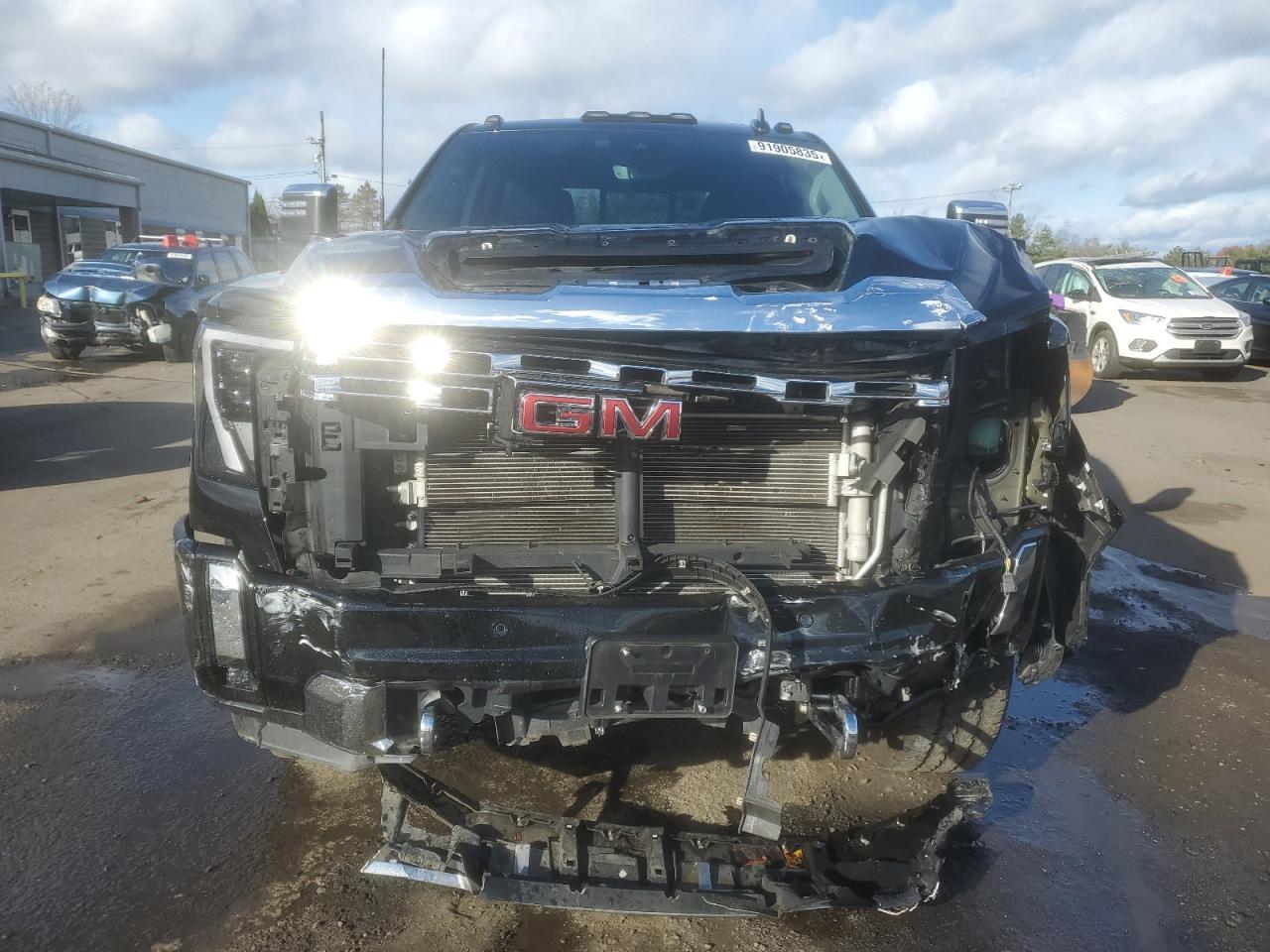 2024 GMC Sierra