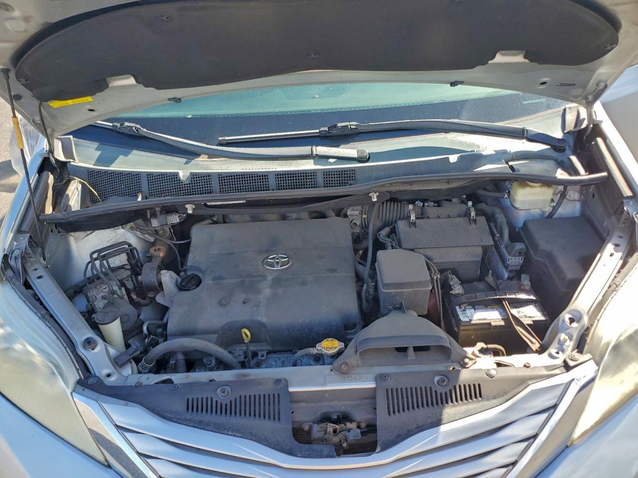2015 TOYOTA SIENNA