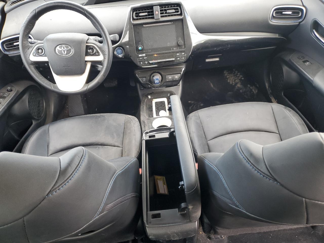 2016 TOYOTA PRIUS