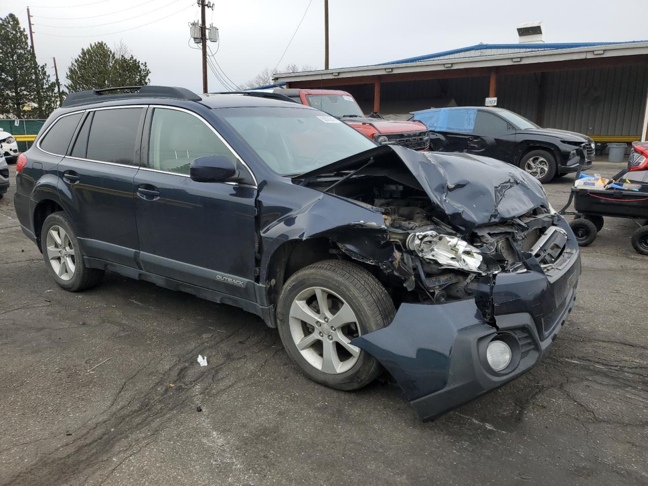 2014 SUBARU Outback