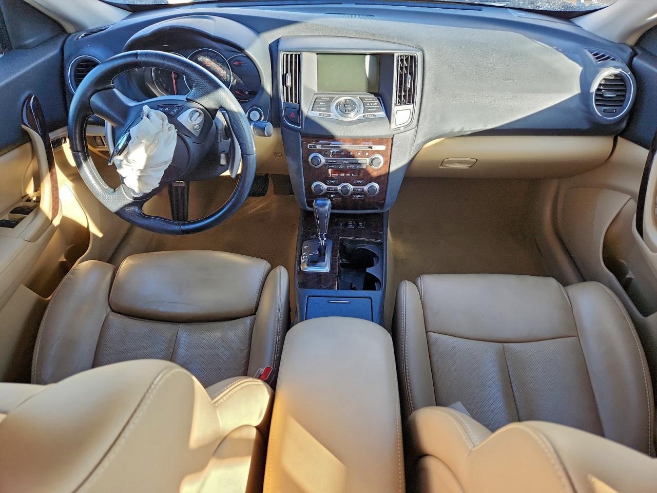 2010 NISSAN Maxima