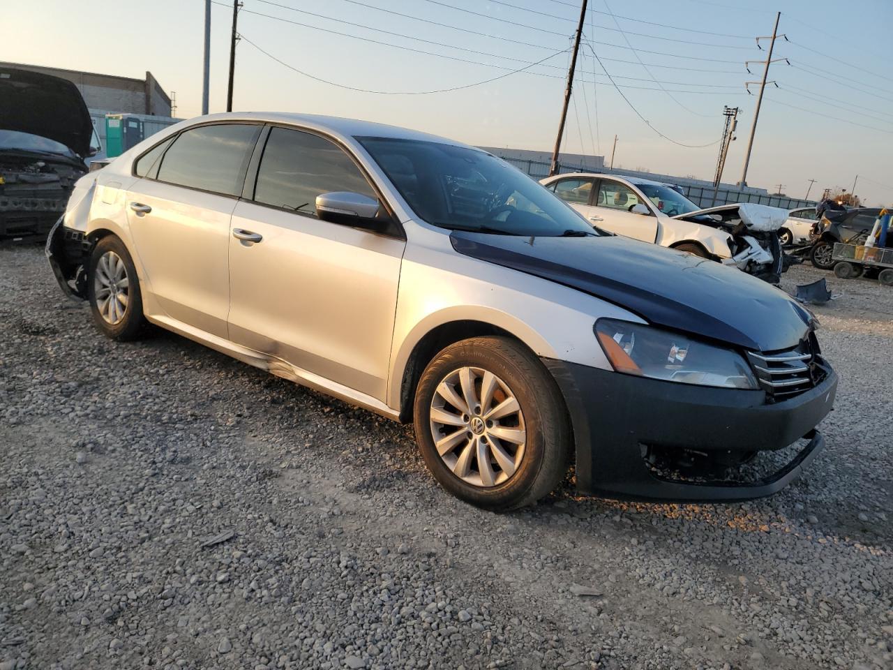 2013 VOLKSWAGEN Passat