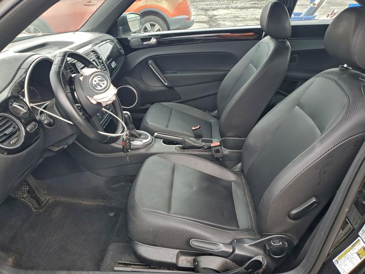 2012 VOLKSWAGEN Beetle