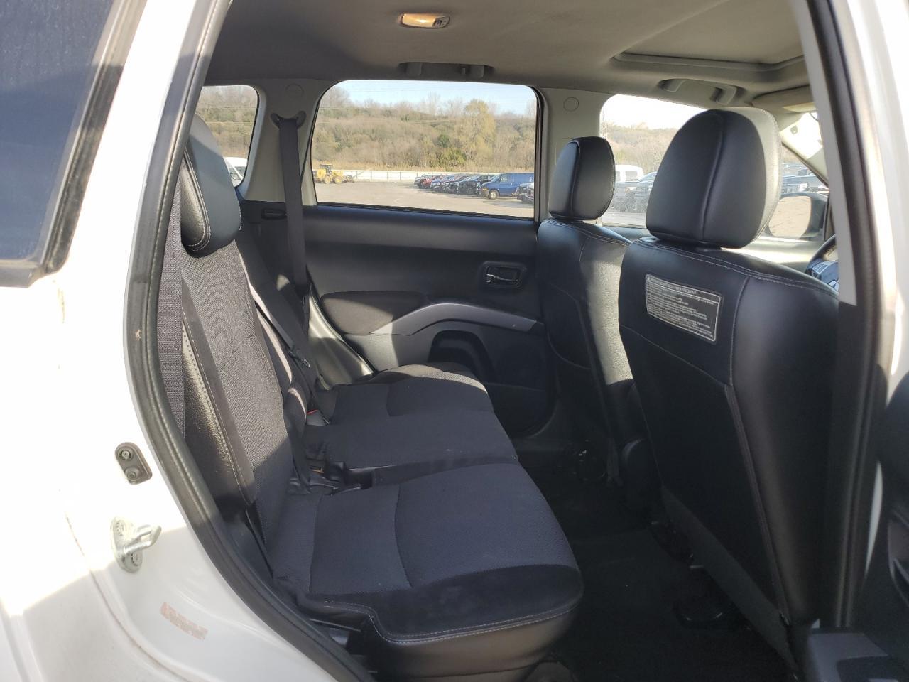2009 MITSUBISHI outlander