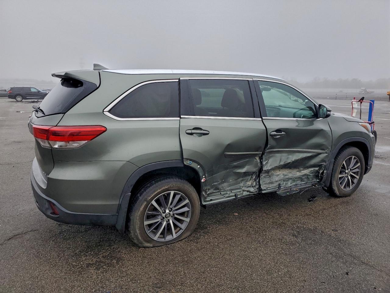 2017 TOYOTA HIGHLANDER