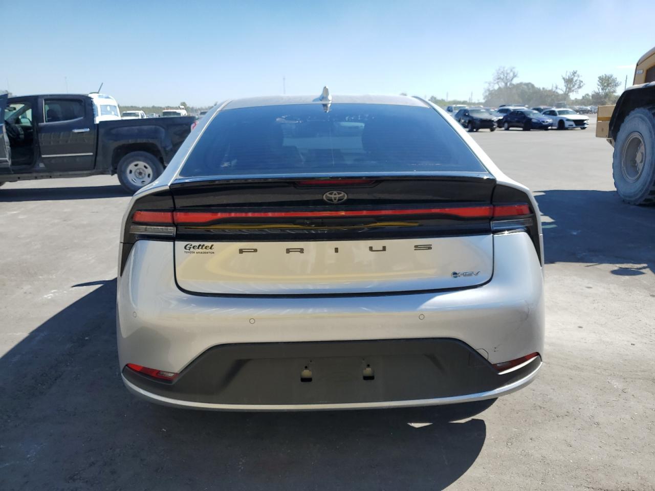 2024 TOYOTA PRIUS