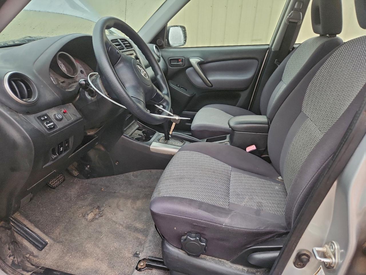 2004 TOYOTA RAV4