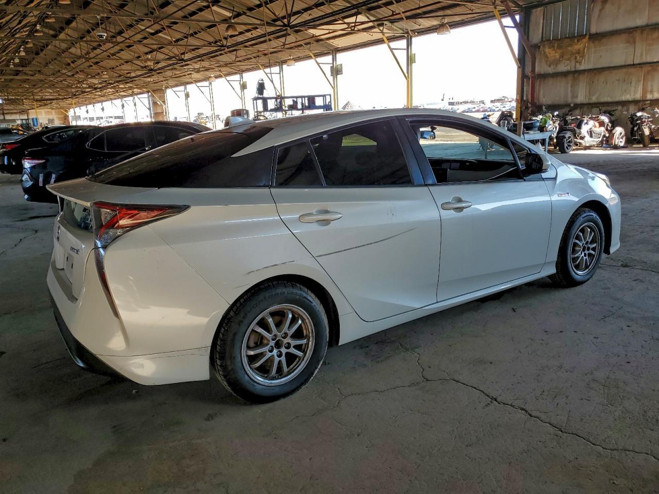 2016 TOYOTA PRIUS