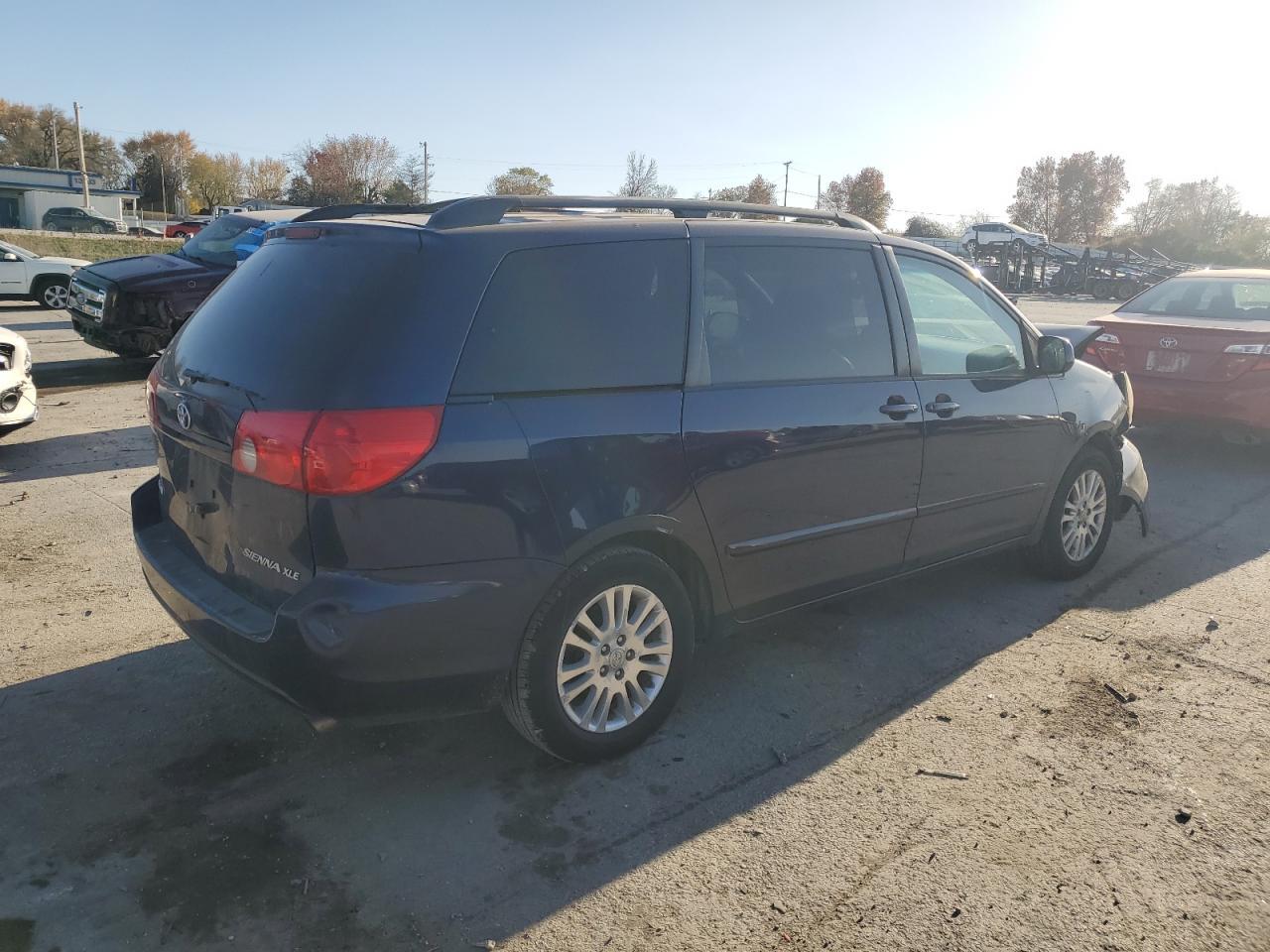 2007 TOYOTA SIENNA