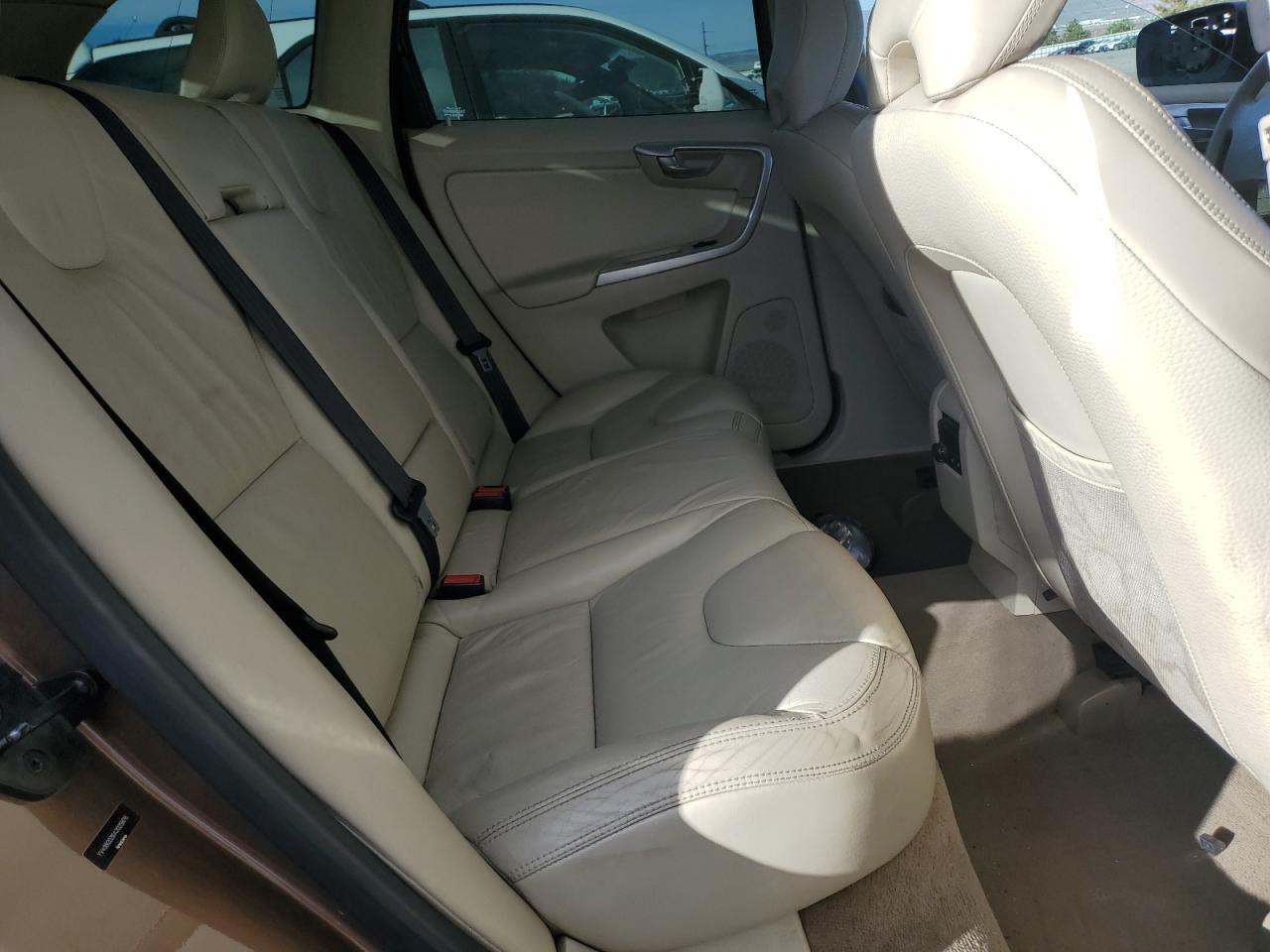 2010 VOLVO XC60