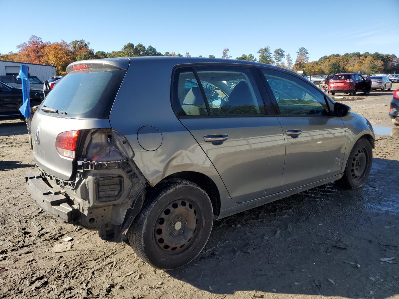 2013 VOLKSWAGEN GOLF