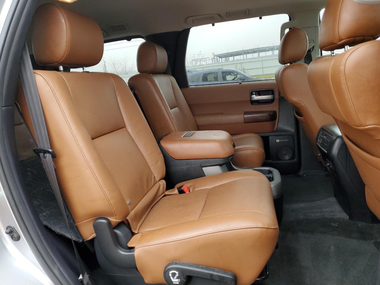 2013 TOYOTA Sequoia