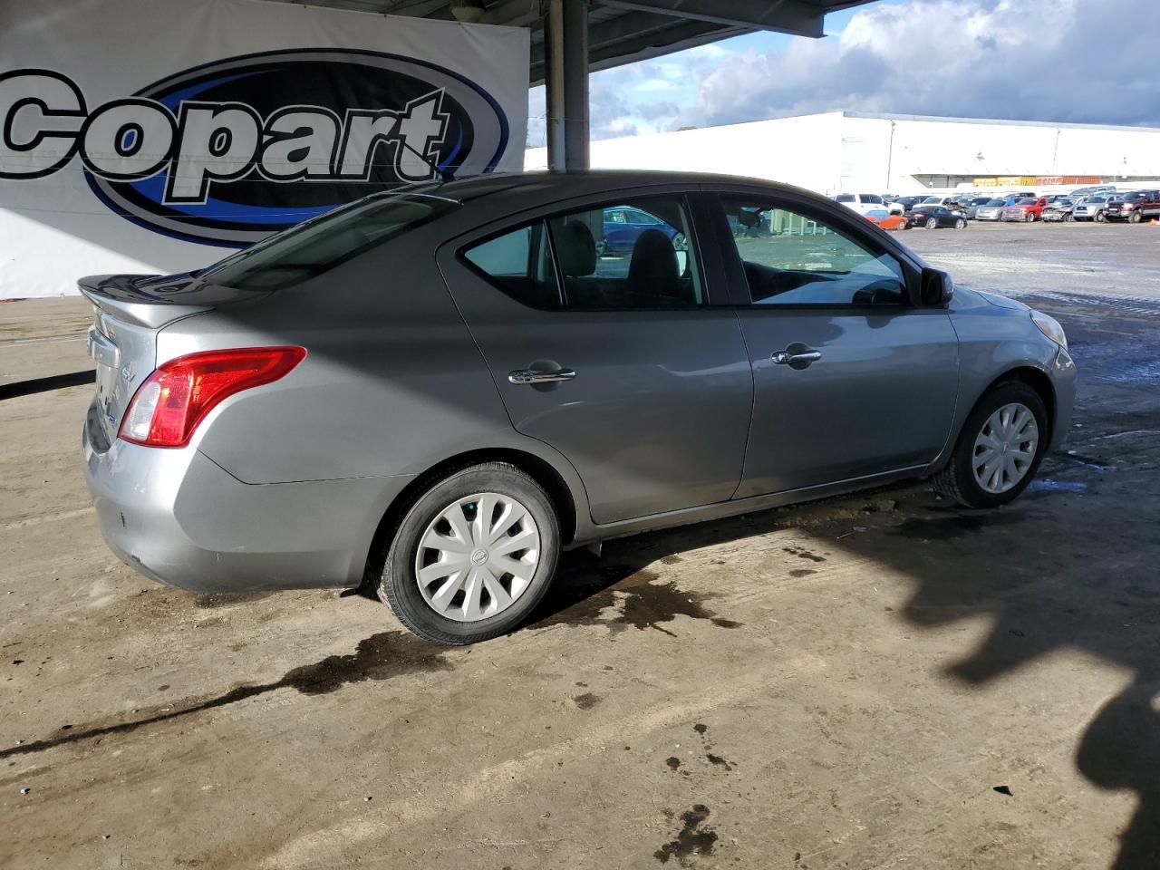 2013 NISSAN VERSA