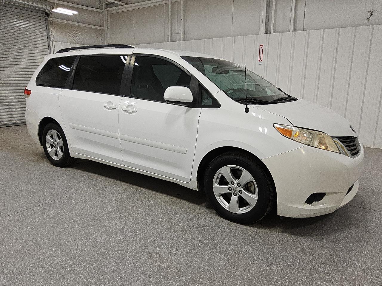 2014 TOYOTA SIENNA