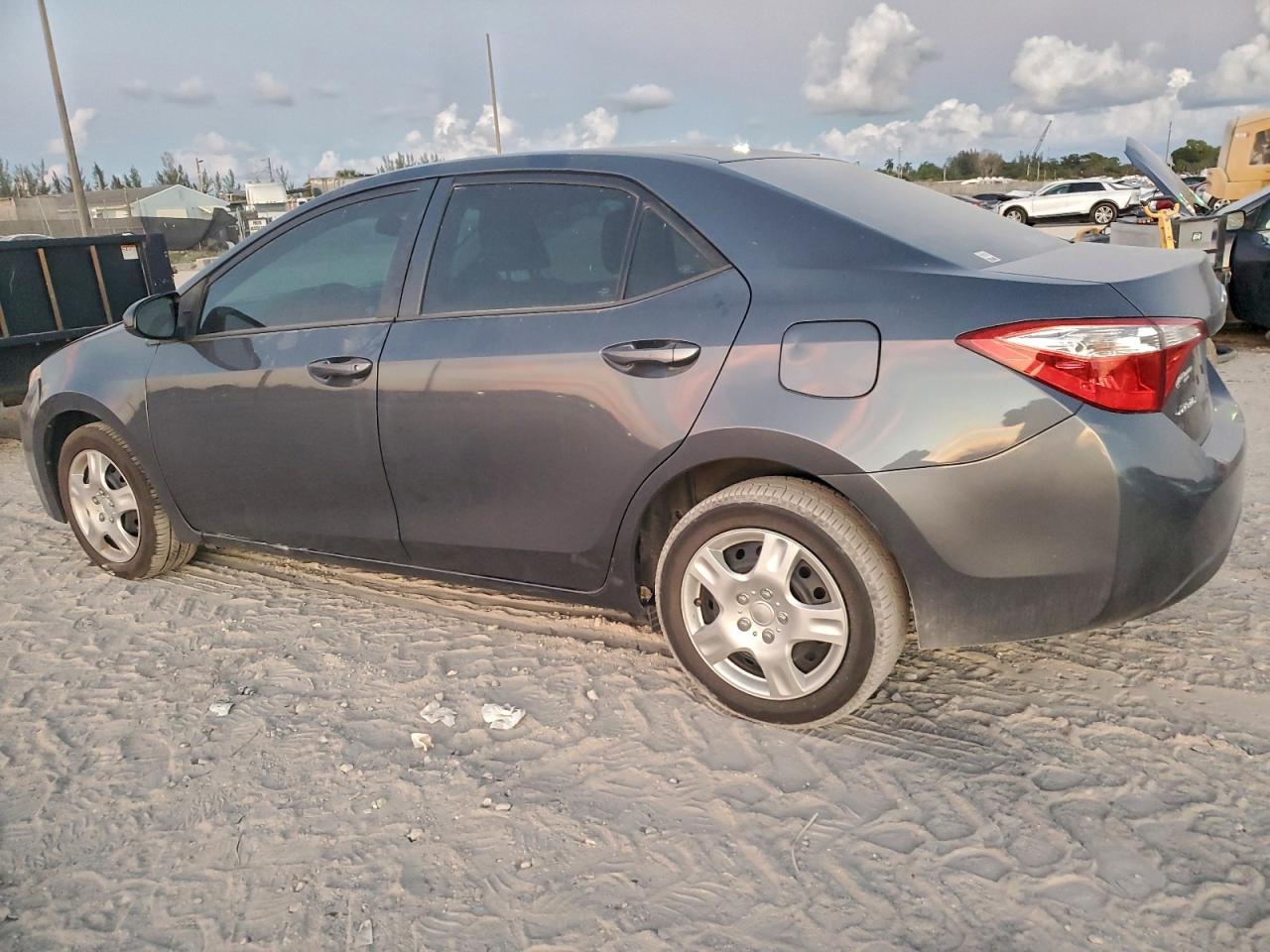 2015 TOYOTA COROLLA