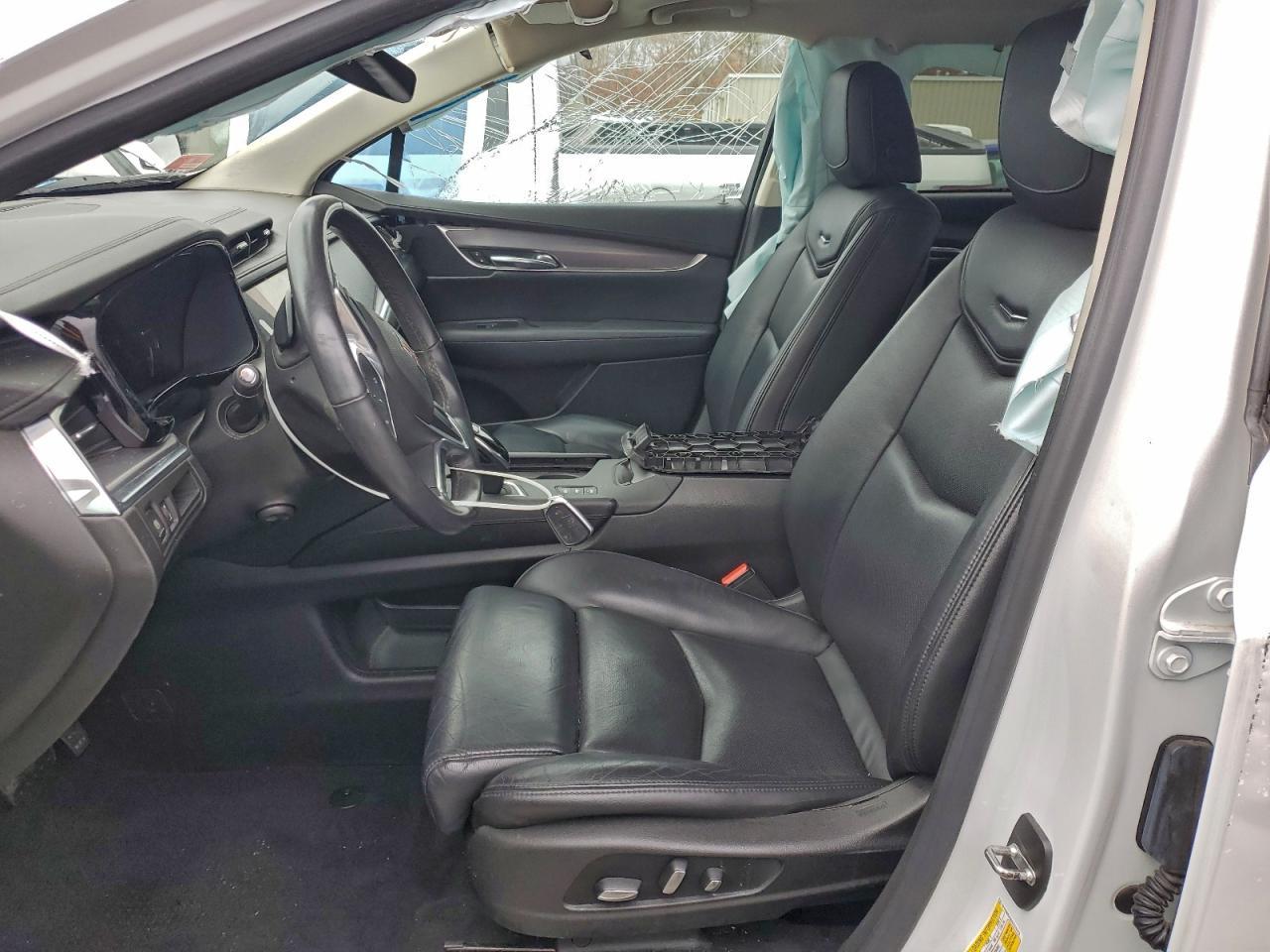 2017 CADILLAC XT5