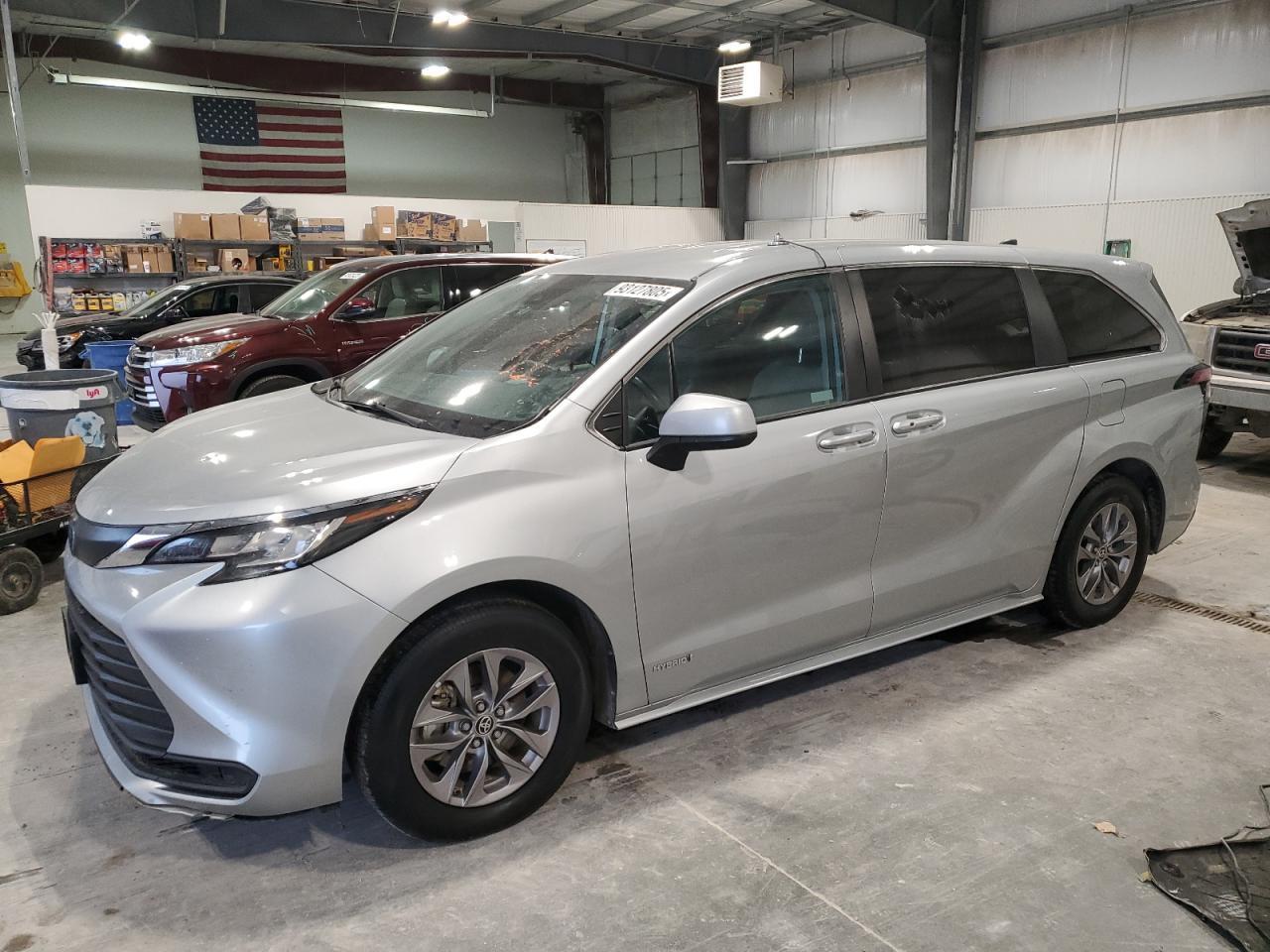 2021 TOYOTA SIENNA