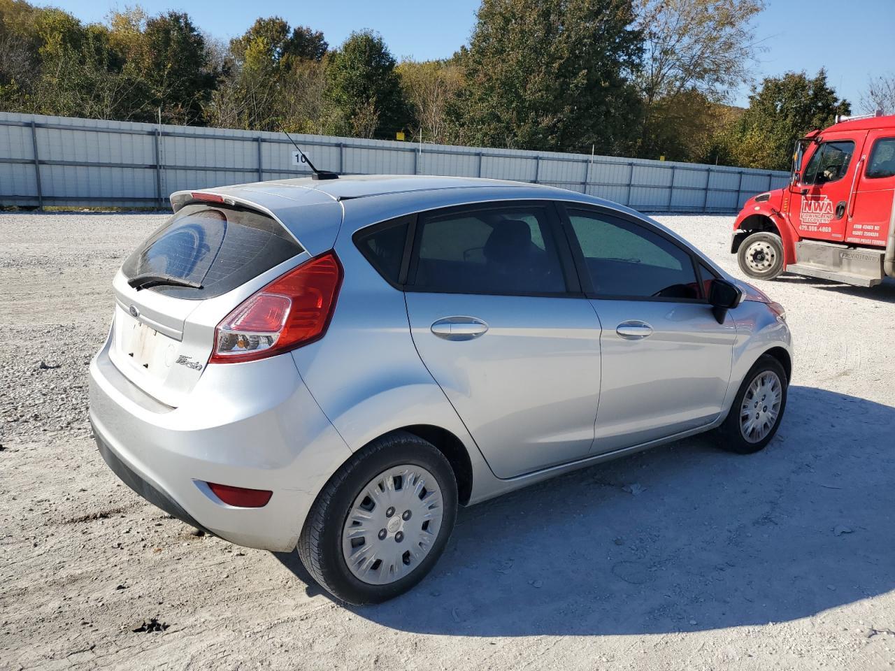 2016 FORD Fiesta