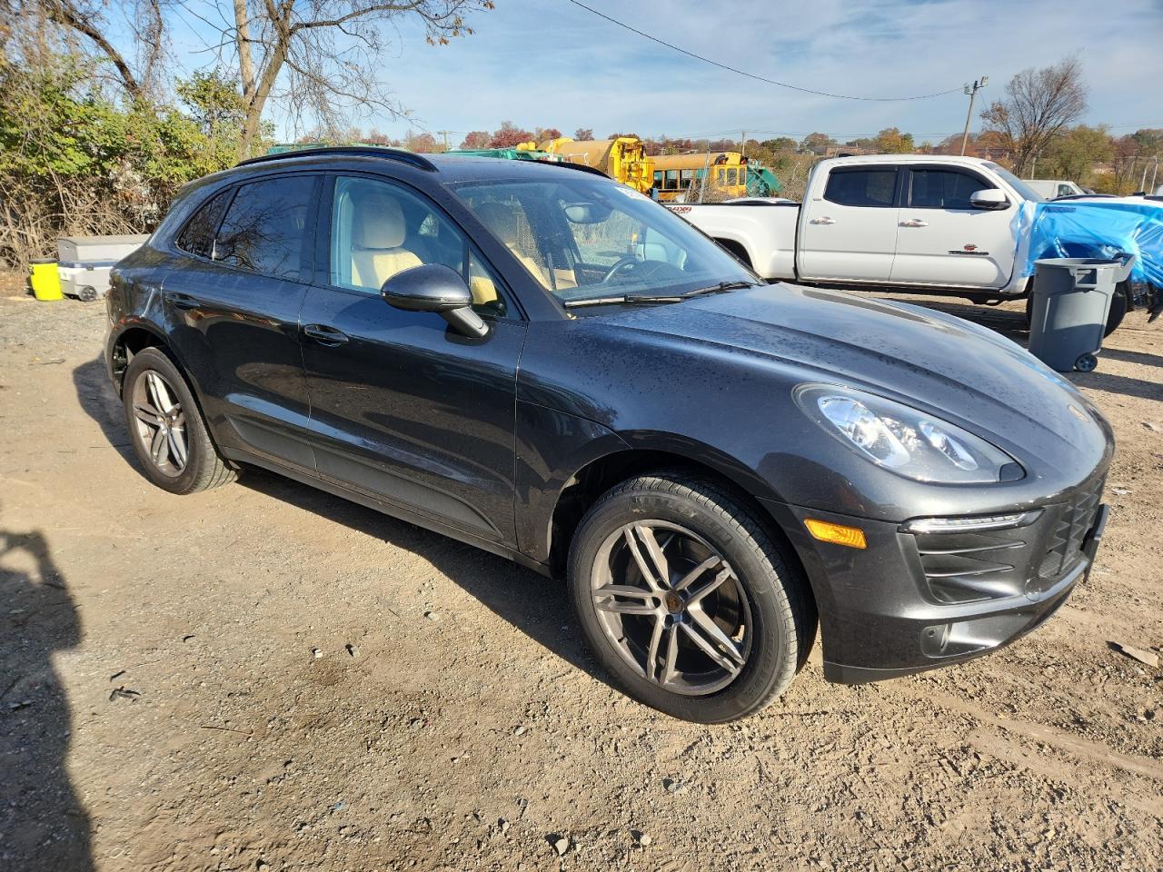 2018 PORSCHE Macan