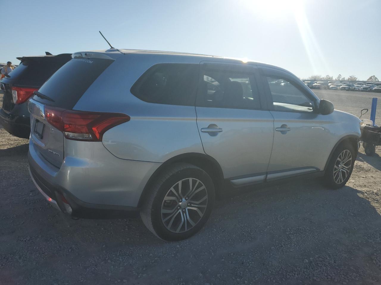2016 MITSUBISHI outlander