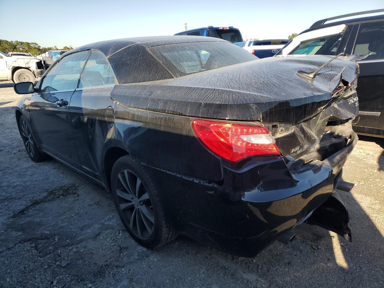 2014 CHRYSLER 200